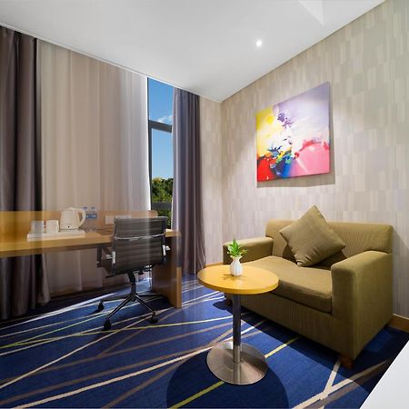 Holiday Inn Express Zhengzhou Airport By Ihg Xinzheng  ภายนอก รูปภาพ
