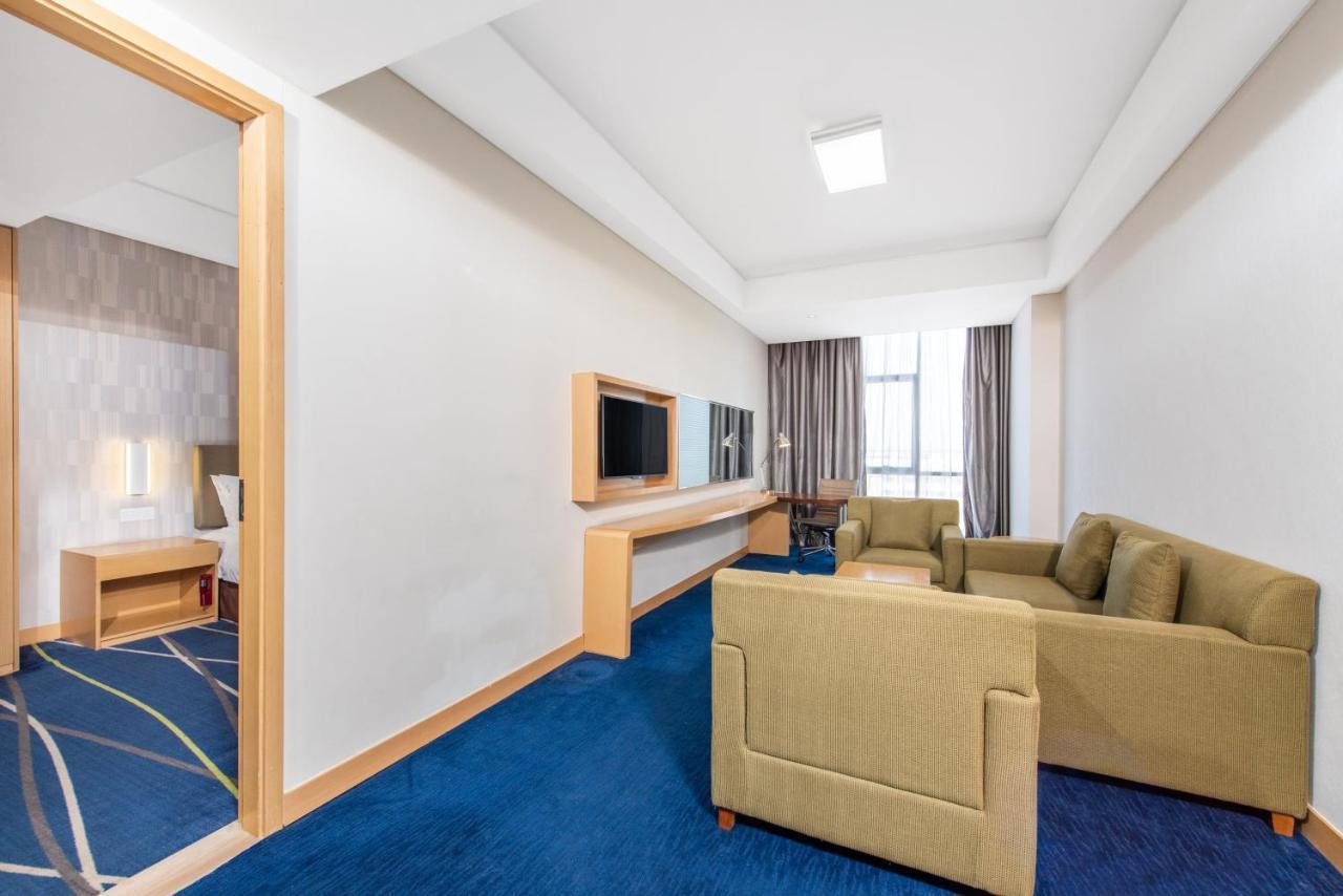 Holiday Inn Express Zhengzhou Airport By Ihg Xinzheng  ภายนอก รูปภาพ