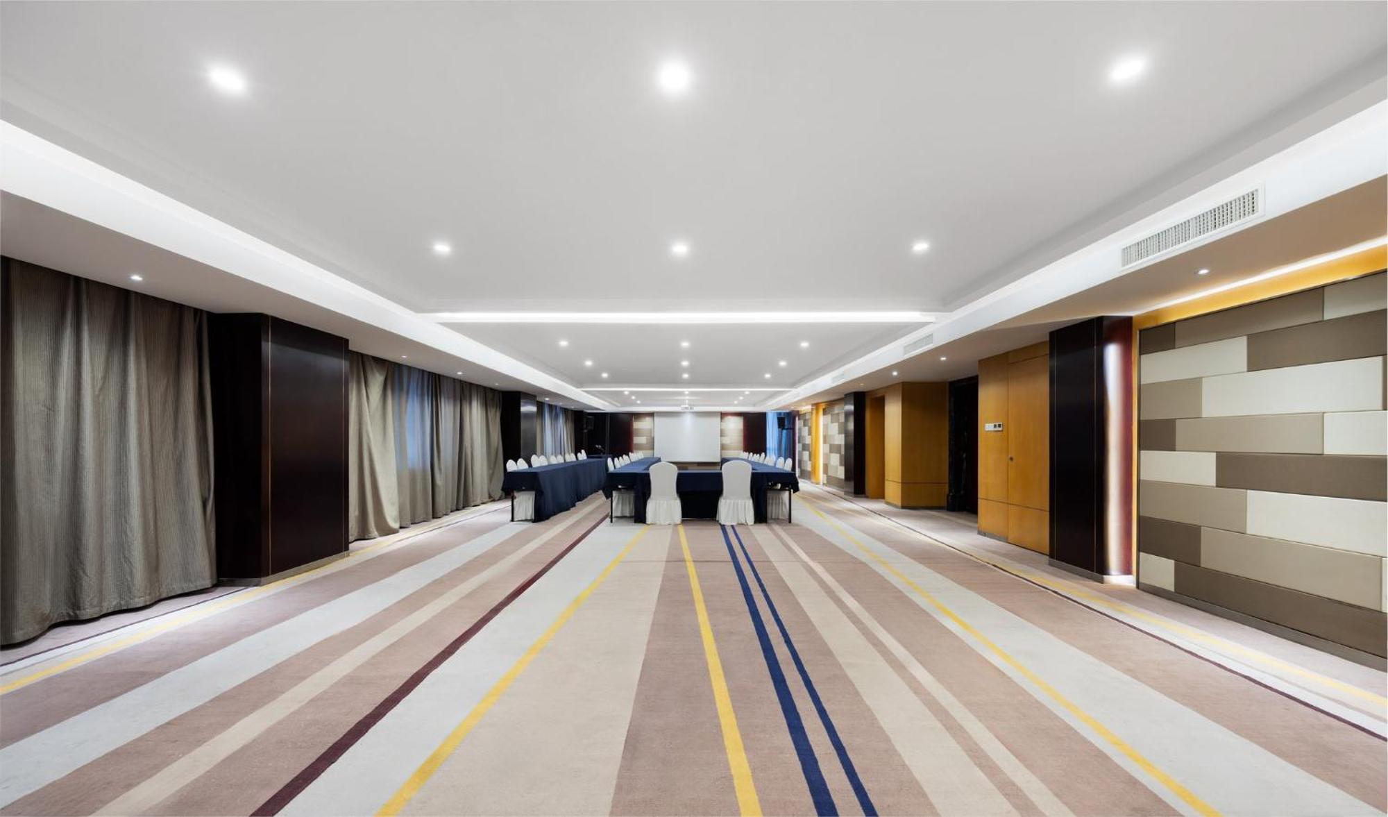 Holiday Inn Express Zhengzhou Airport By Ihg Xinzheng  ภายนอก รูปภาพ