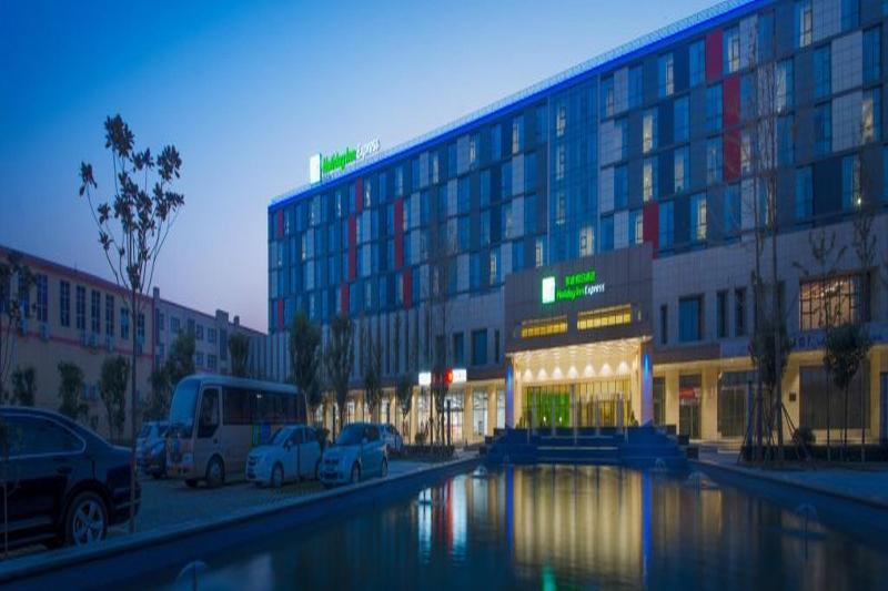 Holiday Inn Express Zhengzhou Airport By Ihg Xinzheng  ภายนอก รูปภาพ