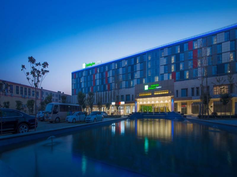 Holiday Inn Express Zhengzhou Airport By Ihg Xinzheng  ภายนอก รูปภาพ